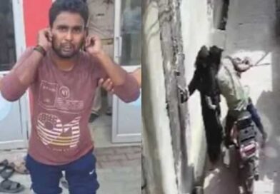 बेटी के सामने मां को सरेआम किस कर के भागा लड़का, पुलिस ने तोड़ी टांगे और मंगवाई माफी