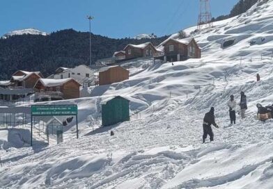 उत्तराखंड में साहसिक पर्यटन को बढ़ावा: पर्वतारोहण के लिए खोली गईं 83 हिमालयी चोटियां, भारतीय पर्वतारोहियों से नहीं लिया जाएगा शुल्क उत्तराखंड में साहसिक पर्यटन को बढ़ावा: पर्वतारोहण के लिए खोली गईं 83 हिमालयी चोटियां, भारतीय पर्वतारोहियों से नहीं लिया जाएगा शुल्क