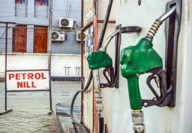 पाकिस्तान में पेट्रोल-डीजल 55 रुपये महंगे, कीमतें 335 रुपये लीटर के पार