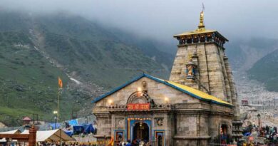 बदरीनाथ धाम के कपाट खुले, सीएम धामी ने की पूजा, हजारों श्रद्धालु पहुंचे