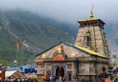 बदरीनाथ धाम के कपाट खुले, सीएम धामी ने की पूजा, हजारों श्रद्धालु पहुंचे