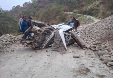 भतरोंजखान में दर्दनाक सड़क हादसा, खाई में गिरी कार; तीन लोगों की मौत