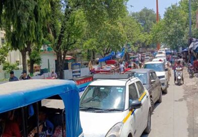 पूर्णिमा स्नान और वीकेंड पर हरिद्वार में उमड़ी भारी भीड़, शहर में लगा लंबा जाम