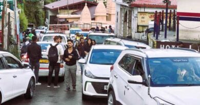 सुहाने मौसम के बीच वीकेंड पर मसूरी में लगा लंबा जाम, घंटों फंसे रहे पर्यटक