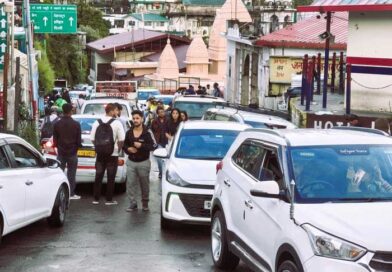 सुहाने मौसम के बीच वीकेंड पर मसूरी में लगा लंबा जाम, घंटों फंसे रहे पर्यटक