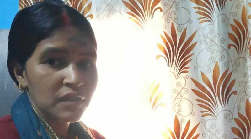 सड़क सुविधा के अभाव में महिला की मौत, डोली में अस्पताल ले जाते-ले जाते गई जान