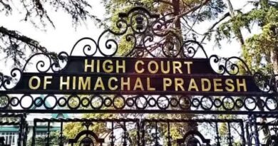 हाईकोर्ट ने 2010 बैच के अनुबंध लेक्चररों के नियमितीकरण पर एकल पीठ के फैसले के अमल पर लगाई रोक हाईकोर्ट ने 2010 बैच के अनुबंध लेक्चररों के नियमितीकरण पर एकल पीठ के फैसले के अमल पर लगाई रोक