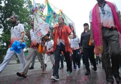 हरकी पैड़ी से कांवड़ लेकर निकलीं मंत्री रेखा आर्या, भारत की ओलंपिक मेजबानी और खेल महाशक्ति बनने का लिया संकल्प हरकी पैड़ी से कांवड़ लेकर निकलीं मंत्री रेखा आर्या, भारत की ओलंपिक मेजबानी और खेल महाशक्ति बनने का लिया संकल्प