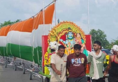 कांवड़ यात्रा 2026: हरिद्वार में उमड़ा आस्था का सैलाब, 76 लाख से अधिक शिवभक्त भर चुके गंगाजल कांवड़ यात्रा 2026: हरिद्वार में उमड़ा आस्था का सैलाब, 76 लाख से अधिक शिवभक्त भर चुके गंगाजल