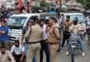 देहरादून में पुलिसकर्मी पर युवती से छेड़छाड़ का आरोप, कार्रवाई की मांग पर बजरंग दल का प्रदर्शन