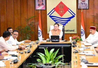 सदन में अनुपूरक बजट समेत 10 विधेयक पास, सीएम का कांग्रेस पर वार, एमबीबीएस मामले में गिरफ्तारी अमर उजाला नेटवर्क, उत्तराखंड Published by: Alka Tyagi Updated Wed, 28 Oct 2026 03:55 PM IST सार 45457 Followers देहरादून उत्तराखंड में आज विधानसभा सत्र के दौरान अनुपूरक बजट और विनियोग विधेयक समेत सभी 10 विधेयक पारित किए गए। वहीं, सीएम धामी ने प्रेसवार्ता में कांग्रेस पर तंज कसा। उधर, एमबीबीएस में फर्जी दस्तावेजों के आधार पर दाखिले को लेकर गिरफ्तारी हुई है। पढ़ें अहम खबरें… Uttarakhand Top News Today Assembly Session Budget Passed karwa chauth Holiday उत्तराखंड की बड़ी खबरें – फोटो : अमर उजाला ग्राफिक्स Reactions विस्तार Follow Amar Ujala on Google NewsAdd as a preferred source on google उत्तराखंड विधानसभा सत्र: विपक्ष के शोर-शराबे के बीच अनुपूरक बजट समेत 10 विधेयक पारित, इन मुद्दों पर गरमाया सदन उत्तराखंड विधानसभा का दो दिवसीय सत्र बुधवार को विपक्ष के हंगामे के बीच संपन्न हो गया। सदन में 7,844.18 करोड़ रुपये का अनुपूरक बजट और विनियोग विधेयक समेत सभी 10 विधेयक पारित किए गए। विरोध के दौरान विपक्षी विधायक सदन के वेल में पहुंचे और काले झंडे दिखाने के साथ कागज भी फेंके। इसके बाद विधानसभा अध्यक्ष ऋतु खंडूड़ी भूषण ने सदन की कार्यवाही अनिश्चितकाल के लिए स्थगित कर दी। पढ़ें पूरी खबर उत्तराखंड विधानसभा सत्र: सीएम धामी बोले-कांग्रेस के पाप धोने का काम कर रही है हमारी सरकार, सफाई जारी रहेगी मुख्यमंत्री पुष्कर सिंह धामी ने कहा कि गैरसैंण में आयोजित विधानसभा का यह सत्र मौजूदा सरकार के कार्यकाल का अंतिम सत्र था। इस साल यहां विधानसभा के दो सत्र आयोजित किए गए। उन्होंने कहा कि पिछले पांच वर्षों में गैरसैंण में सबसे अधिक समय तक विधानसभा सत्र चला है। पढ़ें पूरी खबर विज्ञापन उत्तराखंड: प्रदेश में करवा चौथ पर कल सार्वजनिक अवकाश, सरकार की ओर से जारी किया गया आदेश करवा चौथ के अवसर पर उत्तराखंड में गुरुवार को सार्वजनिक अवकाश रहेगा। राज्य सरकार ने इसके लिए सार्वजनिक अवकाश घोषित किया है। इस फैसले से करवा चौथ का व्रत रखने वाली महिला कर्मचारियों को त्योहार मनाने के लिए समय मिल सकेगा। पढ़ें पूरी खबर विज्ञापन हरिद्वार: बाबा रामदेव बोले-सनातन पर चौतरफा कुठाराघात, एससी-एसटी मुद्दे और धर्म विरोधी बयानों पर जताई आपत्ति Trending Videos ये भी पढ़ें UP MLC Election Results 2026 Live Updates: Varanasi, Agra Seats Vote Counting Winners List UP MLC Election Results LIVE: झांसी, वाराणसी और आगरा में सपा जीती; इन सीटों पर खिला कमल; गोरखपुर का जानें हाल उत्तर प्रदेश UP Breaking News Live Updates: Uttar Pradesh Latest News Today in Hindi 28 October 2026 UP News Today Live: उत्तर प्रदेश ब्रेकिंग न्यूज़, पढ़ें 28 अक्टूबर के मुख्य और ताजा समाचार उत्तर प्रदेश Bihar Breaking News Live Updates: Latest News Today in Hindi 28 October 2026 Bihar News Today Live: बिहार ब्रेकिंग न्यूज़, पढ़ें 28 अक्टूबर के मुख्य और ताजा समाचार बिहार Meerut News Live Updates: Latest Breaking Meerut Crime, Shiksha, Politics, Sports News Today in Hindi Meerut News Today Live: मेरठ और आसपास की ताजा और अहम खबरें, पढ़ें 28 अक्टूबर को आपके शहर में क्या हुआ मेरठ Latest and Breaking News Today in Hindi Live 28 October 2026 पढ़ें 28 अक्टूबर के मुख्य और ताजा समाचार – लाइव ब्रेकिंग न्यूज देश चमोली: विकास कार्यों को रफ्तार, गैरसैंण में मुख्यमंत्री धामी ने 12 विकास योजनाओं का किया लोकार्पण और शिलान्यास मुख्यमंत्री पुष्कर सिंह धामी ने बुधवार को चमोली जिले में 231.91 करोड़ रुपये की लागत वाली 12 विकास योजनाओं का लोकार्पण और शिलान्यास किया। इनमें 197.87 करोड़ रुपये की छह योजनाओं का शिलान्यास और 34.04 करोड़ रुपये की छह योजनाओं का लोकार्पण शामिल है। इन योजनाओं से पेयजल, सड़क, शिक्षा, स्वास्थ्य, भू-धंसाव से सुरक्षा और पुलिस व अग्निशमन सुविधाओं को मजबूती देने पर जोर दिया गया है। पढ़ें पूरी खबर देहरादून: फर्जी प्रमाणपत्रों से बेटियों को एमबीबीएस में दाखिला, 25 से 30 लाख दिए, तीन और गिरफ्तार फर्जी दस्तावेजों के आधार पर एमबीबीएस में दाखिला कराने के मामले में एसआईटी ने तीन और आरोपियों को गिरफ्तार किया है। इनमें मुजफ्फरनगर निवासी प्रवीण कुमार, हरिद्वार के जगपाल सिंह और बिजनौर निवासी रामपाल सिंह शामिल हैं। आरोप है कि इन्होंने अपनी बेटियों को मेडिकल कॉलेज में दाखिला दिलाने के लिए स्वतंत्रता संग्राम सेनानी आश्रित प्रमाणपत्र, स्थायी निवास प्रमाणपत्र और आधार कार्ड समेत अन्य दस्तावेज कूटरचित तरीके से तैयार कराए थे। अब तक इस प्रकरण में आठ आरोपियों की गिरफ्तारी हो चुकी है।convet the passee news in hindi with title ChatGPT said: उत्तराखंड विधानसभा में अनुपूरक बजट समेत 10 विधेयक पारित, सीएम धामी का कांग्रेस पर हमला; एमबीबीएस फर्जीवाड़े में तीन और गिरफ्तार देहरादून। उत्तराखंड में बुधवार, 28 अक्टूबर 2026 को विधानसभा सत्र के दौरान अनुपूरक बजट और विनियोग विधेयक समेत कुल 10 विधेयक पारित किए गए। वहीं, मुख्यमंत्री पुष्कर सिंह धामी ने प्रेसवार्ता में कांग्रेस पर निशाना साधा। दूसरी ओर, फर्जी दस्तावेजों के आधार पर एमबीबीएस में दाखिला दिलाने के मामले में एसआईटी ने तीन और आरोपियों को गिरफ्तार किया है। अनुपूरक बजट समेत 10 विधेयक पारित उत्तराखंड विधानसभा का दो दिवसीय सत्र बुधवार को विपक्ष के हंगामे के बीच संपन्न हो गया। सदन में 7,844.18 करोड़ रुपये का अनुपूरक बजट और विनियोग विधेयक समेत सभी 10 विधेयक पारित किए गए। विरोध प्रदर्शन के दौरान विपक्षी विधायक सदन के वेल में पहुंच गए। उन्होंने काले झंडे दिखाए और कागज भी फेंके। इसके बाद विधानसभा अध्यक्ष ऋतु खंडूड़ी भूषण ने सदन की कार्यवाही अनिश्चितकाल के लिए स्थगित कर दी। सीएम धामी का कांग्रेस पर निशाना मुख्यमंत्री पुष्कर सिंह धामी ने कहा कि गैरसैंण में आयोजित विधानसभा सत्र मौजूदा सरकार के कार्यकाल का अंतिम सत्र था। उन्होंने बताया कि इस वर्ष गैरसैंण में विधानसभा के दो सत्र आयोजित किए गए और पिछले पांच वर्षों में यहां सबसे अधिक समय तक विधानसभा की कार्यवाही चली है। कांग्रेस पर तंज कसते हुए मुख्यमंत्री ने कहा कि उनकी सरकार कांग्रेस के पाप धोने का काम कर रही है और यह सफाई आगे भी जारी रहेगी। करवा चौथ पर उत्तराखंड में सार्वजनिक अवकाश उत्तराखंड सरकार ने करवा चौथ के अवसर पर गुरुवार को सार्वजनिक अवकाश घोषित किया है। सरकार के इस फैसले से व्रत रखने वाली महिला कर्मचारियों को त्योहार मनाने के लिए समय मिल सकेगा। एमबीबीएस दाखिला फर्जीवाड़ा: तीन और गिरफ्तार देहरादून में फर्जी दस्तावेजों के आधार पर एमबीबीएस में दाखिला दिलाने के मामले में विशेष जांच दल (एसआईटी) ने तीन और आरोपियों को गिरफ्तार किया है। गिरफ्तार आरोपियों में मुजफ्फरनगर निवासी प्रवीण कुमार, हरिद्वार निवासी जगपाल सिंह और बिजनौर निवासी रामपाल सिंह शामिल हैं। आरोप है कि इन लोगों ने अपनी बेटियों को मेडिकल कॉलेज में दाखिला दिलाने के लिए स्वतंत्रता संग्राम सेनानी आश्रित प्रमाणपत्र, स्थायी निवास प्रमाणपत्र और आधार कार्ड सहित अन्य दस्तावेज कथित तौर पर कूटरचित तरीके से तैयार कराए थे। इस मामले में अब तक कुल आठ आरोपियों की गिरफ्तारी हो चुकी है। गैरसैंण में 231.91 करोड़ की विकास योजनाओं की सौगात मुख्यमंत्री पुष्कर सिंह धामी ने चमोली जिले के गैरसैंण में 231.91 करोड़ रुपये की लागत वाली 12 विकास योजनाओं का लोकार्पण और शिलान्यास किया। इनमें 197.87 करोड़ रुपये की छह योजनाओं का शिलान्यास और 34.04 करोड़ रुपये की छह योजनाओं का लोकार्पण शामिल है। इन परियोजनाओं के माध्यम से पेयजल, सड़क, शिक्षा, स्वास्थ्य, भू-धंसाव से सुरक्षा तथा पुलिस और अग्निशमन सेवाओं को मजबूत करने पर जोर दिया गया है। बाबा रामदेव ने सनातन धर्म से जुड़े मुद्दों पर जताई आपत्ति हरिद्वार में बाबा रामदेव ने सनातन धर्म पर कथित रूप से हो रहे चौतरफा हमलों को लेकर चिंता जताई। उन्होंने एससी-एसटी से जुड़े मुद्दों और धर्म विरोधी बयानों पर भी अपनी आपत्ति व्यक्त की। Log in for more personalized help with writing, rewriting, and translation. Log in Sign up for free You said: हरिद्वार: बाबा रामदेव बोले-सनातन पर चौतरफा कुठाराघात, एससी-एसटी मुद्दे और धर्म विरोधी बयानों पर जताई आपत्ति माई सिटी रिपोर्टर, हरिद्वार Published by: Renu Saklani Updated Wed, 28 Oct 2026 12:42 PM IST सार 11315 Followers हरिद्वार हरिद्वार में स्वामी रामदेव ने सनातन धर्म को लेकर दिए जा रहे बयानों पर सवाल उठाए। पतंजलि विश्वविद्यालय में भारतीय प्राच्य विद्या शो संस्थान के आयोजन को लेकर हुई प्रेसवार्ता में उन्होंने एससी-एसटी से जुड़े मुद्दों पर भी अपनी बात रखी। Baba ramdev raises concerns over attacks on sanatan dharma comments on SC-ST issues haridwar news बाबा रामदेव – फोटो : संवाद न्यूज एजेंसी Reactions विस्तार Follow Amar Ujala on Google NewsAdd as a preferred source on google पतंजलि विश्वविद्यालय में भारतीय प्राच्य विद्या शो संस्थान के आयोजन को लेकर स्वामी रामदेव ने प्रेसवार्ता की। इस दौरान उन्होंने विभिन्न मुद्दों पर अपनी राय रखी और सनातन धर्म के खिलाफ समय-समय पर दिए जा रहे बयानों पर कड़ी आपत्ति जताई। ये भी पढ़ें Swami Ramdev Raises Concerns Over Attacks on Sanatan Dharma Comments on SC-ST Issues बाबा रामदेव बोले-सनातन पर चौतरफा कुठाराघात, एससी-एसटी मुद्दे और धर्म विरोधी बयानों पर जताई आपत्ति हरिद्वार Upper caste community took to the streets against the UGC Act, held a protest march Hisar News: यूजीसी एक्ट के खिलाफ सड़क पर उतरा सवर्ण समाज, निकाला रोष मार्च हिसार Protest by savarna community in Hisar questions raised regarding UGC regulations and reservation system हरियाणा: हिसार में सवर्ण समाज का विरोध प्रदर्शन, यूजीसी नियमों और आरक्षण प्रणाली पर सवाल हिसार The greed of foreigners, internal divisions, and the plunder by the corrupt have made India poor: Ramdev विदेशियों की भूख, आपसी फूट और भ्रष्टाचारियों की लूट ने भारत को बनाया गरीब: रामदेव संभल political news एसआईआर के बहाने वोट चोरी कर रही सरकार : सनातन बागपत स्वामी रामदेव ने कहा कि आज सनातन पर चौतरफा कुठाराघात किया जा रहा है। उन्होंने इस विषय पर चिंता जताते हुए सनातन धर्म के विरुद्ध की जा रही बयानबाजी का मुद्दा उठाया। उनका कहना था कि इस तरह के बयानों पर गंभीरता से विचार किए जाने की जरूरत है। विज्ञापन ये भी पढे़ं…उत्तराखंड: अल्पसंख्यक संस्थानों को धार्मिक पाठ्यक्रम में छूट, शिक्षा परिषद की मंजूरी की बाध्यता होगी खत्म विज्ञापन प्रेसवार्ता के दौरान स्वामी रामदेव ने अनुसूचित जाति और अनुसूचित जनजाति यानी एससी-एसटी से जुड़े मुद्दों पर भी अपनी बात रखी। ChatGPT said: हरिद्वार: बाबा रामदेव ने सनातन धर्म पर हो रही बयानबाजी पर जताई चिंता, एससी-एसटी मुद्दों पर भी रखी राय हरिद्वार। स्वामी रामदेव ने बुधवार को सनातन धर्म के खिलाफ दिए जा रहे बयानों पर कड़ी आपत्ति जताते हुए कहा कि आज सनातन धर्म पर चौतरफा कुठाराघात किया जा रहा है। उन्होंने इस तरह की बयानबाजी पर चिंता व्यक्त करते हुए कहा कि इन मुद्दों पर गंभीरता से विचार करने की जरूरत है। पतंजलि विश्वविद्यालय में भारतीय प्राच्य विद्या शोध संस्थान के आयोजन को लेकर आयोजित प्रेसवार्ता में स्वामी रामदेव ने विभिन्न विषयों पर अपनी राय रखी। इस दौरान उन्होंने सनातन धर्म से जुड़े मुद्दों के साथ-साथ अनुसूचित जाति और अनुसूचित जनजाति (एससी-एसटी) से संबंधित विषयों पर भी अपनी बात रखी। स्वामी रामदेव ने सनातन धर्म के विरुद्ध की जा रही बयानबाजी पर सवाल उठाते हुए इस विषय को गंभीर बताया। उन्होंने कहा कि सनातन धर्म को लेकर समय-समय पर दिए जा रहे बयानों पर गंभीरता से विचार किया जाना चाहिए। प्रेसवार्ता के दौरान एससी-एसटी से जुड़े मुद्दे भी चर्चा में रहे। हालांकि, उपलब्ध जानकारी में इन मुद्दों पर स्वामी रामदेव के विस्तृत वक्तव्य का उल्लेख नहीं है। You said: उत्तराखंड: अल्पसंख्यक संस्थानों को धार्मिक पाठ्यक्रम में छूट, शिक्षा परिषद की मंजूरी की बाध्यता होगी खत्म बिशन सिंह बोरा, अमर उजाला ब्यूरो, देहरादून Published by: Renu Saklani Updated Wed, 28 Oct 2026 07:41 AM IST सार 45457 Followers देहरादून उत्तराखंड में अल्पसंख्यक शिक्षण संस्थानों के धार्मिक पाठ्यक्रम से जुड़े नियमों में बदलाव की तैयारी है। विधानसभा में पेश संशोधन विधेयक के तहत पाठ्यक्रम लागू करने या संशोधित करने के लिए विद्यालयी शिक्षा परिषद के अनुमोदन की अनिवार्यता हटाने का प्रस्ताव है। Uttarakhand minority education amendment bill religious curriculum approval rule to be removed बैठक (सांकेतिक तस्वीर) – फोटो : सूचना Reactions 1 2 विस्तार अल्पसंख्यक शिक्षण संस्थानों में धार्मिक शिक्षा के पाठ्यक्रम को लेकर सरकार ने बड़ा बदलाव किया है। अब राज्य अल्पसंख्यक शिक्षा प्राधिकरण को धार्मिक शिक्षा के पाठ्यक्रम को लागू करने से पहले उत्तराखंड विद्यालयी शिक्षा परिषद से अनुमोदन लेने की जरूरत नहीं होगी। विधानसभा सत्र के पहले दिन सरकार ने अन्य विधेयकों के साथ उत्तराखंड अल्पसंख्यक शिक्षा अधिनियम संशोधन विधेयक सदन में पेश किया। संशोधन विधेयक में अधिनियम की धारा 12 की उपधारा तीन से उत्तराखंड विद्यालयी शिक्षा परिषद के अनुमोदन से शब्द हटाने का प्रस्ताव किया गया है। वर्ष 2025 में बनाए गए उत्तराखंड अल्पसंख्यक शिक्षा अधिनियम में प्रावधान था कि राज्य अल्पसंख्यक शिक्षा प्राधिकरण धार्मिक शिक्षा के पाठ्यक्रम को उत्तराखंड विद्यालयी शिक्षा परिषद के अनुमोदन के बाद ही संशोधित और लागू कर सकेगा। विज्ञापन अब प्रस्तावित संशोधन के बाद धार्मिक शिक्षा का पाठ्यक्रम तैयार करने और उसे लागू करने का अधिकार प्राधिकरण के स्तर पर ही रहेगा। इसका सीधा असर मदरसों समेत अन्य अल्पसंख्यक शिक्षण संस्थानों में लागू किए जाने वाले धार्मिक शिक्षा पाठ्यक्रम पर पड़ेगा। दरअसल, राज्य अल्पसंख्यक शिक्षा प्राधिकरण ने अल्पसंख्यक शिक्षण संस्थानों में धार्मिक शिक्षा के लिए पाठ्यक्रम तैयार किया है, विभिन्न धर्म गुरुओं और जानकारों के साथ मंथन और उनकी सहमति के बाद इस पाठ्यक्रम को तैयार किया गया, लेकिन विद्यालयी शिक्षा परिषद से अनुमोदन की प्रक्रिया के चलते इसे लागू करने में अड़चन आ रही थी। अब सरकार ने इसी बाध्यता को खत्म करने के लिए अधिनियम में संशोधन का कदम उठाया है। विज्ञापन Trending Videos ये भी पढ़ें Uttarakhand Top News Today Assembly Session Budget Passed karwa chauth Holiday UK Top News: सदन में अनुपूरक बजट समेत 10 विधेयक पास, सीएम का कांग्रेस पर वार, एमबीबीएस मामले में गिरफ्तारी देहरादून Strict standards for financial discipline for five years; FRBM Amendment Bill 2026 introduced उत्तराखंड: वित्तीय अनुशासन के पांच साल तक कड़े मानक, एफआरबीएम संशोधन विधेयक 2026 पेश, 3% राजकोषीय घाटा देहरादून Uttarakhand jan vishwas amendment bill jail terms reduced fines increased in several laws उत्तराखंड विधानसभा सत्र: कई कानूनों में सजा की अवधि कम, जुर्माना की राशि बढ़ाई, ये विधेयक सदन में पेश देहरादून Uttarakhand Board gives 5 percent relaxation in passing marks to differently-abled students उत्तराखंड बोर्ड: दिव्यांगों को उत्तीर्णांक में पांच फीसदी की छूट, 254 परीक्षार्थियों को लाभ नैनीताल Religious curriculum exemption for minority institutions Dehradun News: अल्पसंख्यक संस्थानों को धार्मिक पाठ्यक्रम में छूट देहरादून कार्रवाई से पहले संस्थानों को सुनवाई का मौका संशोधन विधेयक में अल्पसंख्यक शिक्षण संस्थानों के खिलाफ कार्रवाई से जुड़ा प्रावधान भी स्पष्ट किया गया है। अधिनियम की धारा तीन की उपधारा एक के प्रावधानों का उल्लंघन करते हुए यदि किसी संस्थान में धार्मिक शिक्षा दी जाती है, तो प्राधिकरण दंडात्मक कार्रवाई या अर्थदंड लगाने से पहले संस्थान संचालक को सुनवाई का अवसर देगा। यानी प्राधिकरण सीधे दंड या जुर्माना लगाने के बजाय पहले संबंधित संस्थान का पक्ष सुनेगा। इसके बाद ही नियमानुसार कार्रवाई की जाएगी। ये भी पढ़ें…विस सत्र में विधेयक पेश: लागू होगा अग्नि सुरक्षा का नया कानून, लापरवाही पर सील होंगे भवन, लगेगा भारी जुर्माना प्राधिकरण को अब धार्मिक शिक्षा के पाठ्यक्रम के लिए शिक्षा परिषद से अनुमोदन नहीं लेना होगा। इसके लिए उत्तराखंड अल्पसंख्यक शिक्षा अधिनियम संशोधन विधेयक में विद्यालयी शिक्षा परिषद से अनुमोदन की बाध्यता को खत्म करने का प्रावधान किया गया है। – डॉ.पराग मधुकर धकाते, विशेष सचिव, अल्पसंख्यक कल्याण विभाग ChatGPT said: उत्तराखंड: अल्पसंख्यक संस्थानों के धार्मिक पाठ्यक्रम को शिक्षा परिषद की मंजूरी से मिलेगी छूट, संशोधन विधेयक पेश सदन में अनुपूरक बजट समेत 10 विधेयक पास, सीएम का कांग्रेस पर वार, एमबीबीएस मामले में गिरफ्तारी अमर उजाला नेटवर्क, उत्तराखंड Published by: Alka Tyagi Updated Wed, 28 Oct 2026 03:55 PM IST सार 45457 Followers देहरादून उत्तराखंड में आज विधानसभा सत्र के दौरान अनुपूरक बजट और विनियोग विधेयक समेत सभी 10 विधेयक पारित किए गए। वहीं, सीएम धामी ने प्रेसवार्ता में कांग्रेस पर तंज कसा। उधर, एमबीबीएस में फर्जी दस्तावेजों के आधार पर दाखिले को लेकर गिरफ्तारी हुई है। पढ़ें अहम खबरें… Uttarakhand Top News Today Assembly Session Budget Passed karwa chauth Holiday उत्तराखंड की बड़ी खबरें – फोटो : अमर उजाला ग्राफिक्स Reactions विस्तार Follow Amar Ujala on Google NewsAdd as a preferred source on google उत्तराखंड विधानसभा सत्र: विपक्ष के शोर-शराबे के बीच अनुपूरक बजट समेत 10 विधेयक पारित, इन मुद्दों पर गरमाया सदन उत्तराखंड विधानसभा का दो दिवसीय सत्र बुधवार को विपक्ष के हंगामे के बीच संपन्न हो गया। सदन में 7,844.18 करोड़ रुपये का अनुपूरक बजट और विनियोग विधेयक समेत सभी 10 विधेयक पारित किए गए। विरोध के दौरान विपक्षी विधायक सदन के वेल में पहुंचे और काले झंडे दिखाने के साथ कागज भी फेंके। इसके बाद विधानसभा अध्यक्ष ऋतु खंडूड़ी भूषण ने सदन की कार्यवाही अनिश्चितकाल के लिए स्थगित कर दी। पढ़ें पूरी खबर उत्तराखंड विधानसभा सत्र: सीएम धामी बोले-कांग्रेस के पाप धोने का काम कर रही है हमारी सरकार, सफाई जारी रहेगी मुख्यमंत्री पुष्कर सिंह धामी ने कहा कि गैरसैंण में आयोजित विधानसभा का यह सत्र मौजूदा सरकार के कार्यकाल का अंतिम सत्र था। इस साल यहां विधानसभा के दो सत्र आयोजित किए गए। उन्होंने कहा कि पिछले पांच वर्षों में गैरसैंण में सबसे अधिक समय तक विधानसभा सत्र चला है। पढ़ें पूरी खबर विज्ञापन उत्तराखंड: प्रदेश में करवा चौथ पर कल सार्वजनिक अवकाश, सरकार की ओर से जारी किया गया आदेश करवा चौथ के अवसर पर उत्तराखंड में गुरुवार को सार्वजनिक अवकाश रहेगा। राज्य सरकार ने इसके लिए सार्वजनिक अवकाश घोषित किया है। इस फैसले से करवा चौथ का व्रत रखने वाली महिला कर्मचारियों को त्योहार मनाने के लिए समय मिल सकेगा। पढ़ें पूरी खबर विज्ञापन हरिद्वार: बाबा रामदेव बोले-सनातन पर चौतरफा कुठाराघात, एससी-एसटी मुद्दे और धर्म विरोधी बयानों पर जताई आपत्ति Trending Videos ये भी पढ़ें UP MLC Election Results 2026 Live Updates: Varanasi, Agra Seats Vote Counting Winners List UP MLC Election Results LIVE: झांसी, वाराणसी और आगरा में सपा जीती; इन सीटों पर खिला कमल; गोरखपुर का जानें हाल उत्तर प्रदेश UP Breaking News Live Updates: Uttar Pradesh Latest News Today in Hindi 28 October 2026 UP News Today Live: उत्तर प्रदेश ब्रेकिंग न्यूज़, पढ़ें 28 अक्टूबर के मुख्य और ताजा समाचार उत्तर प्रदेश Bihar Breaking News Live Updates: Latest News Today in Hindi 28 October 2026 Bihar News Today Live: बिहार ब्रेकिंग न्यूज़, पढ़ें 28 अक्टूबर के मुख्य और ताजा समाचार बिहार Meerut News Live Updates: Latest Breaking Meerut Crime, Shiksha, Politics, Sports News Today in Hindi Meerut News Today Live: मेरठ और आसपास की ताजा और अहम खबरें, पढ़ें 28 अक्टूबर को आपके शहर में क्या हुआ मेरठ Latest and Breaking News Today in Hindi Live 28 October 2026 पढ़ें 28 अक्टूबर के मुख्य और ताजा समाचार – लाइव ब्रेकिंग न्यूज देश चमोली: विकास कार्यों को रफ्तार, गैरसैंण में मुख्यमंत्री धामी ने 12 विकास योजनाओं का किया लोकार्पण और शिलान्यास मुख्यमंत्री पुष्कर सिंह धामी ने बुधवार को चमोली जिले में 231.91 करोड़ रुपये की लागत वाली 12 विकास योजनाओं का लोकार्पण और शिलान्यास किया। इनमें 197.87 करोड़ रुपये की छह योजनाओं का शिलान्यास और 34.04 करोड़ रुपये की छह योजनाओं का लोकार्पण शामिल है। इन योजनाओं से पेयजल, सड़क, शिक्षा, स्वास्थ्य, भू-धंसाव से सुरक्षा और पुलिस व अग्निशमन सुविधाओं को मजबूती देने पर जोर दिया गया है। पढ़ें पूरी खबर देहरादून: फर्जी प्रमाणपत्रों से बेटियों को एमबीबीएस में दाखिला, 25 से 30 लाख दिए, तीन और गिरफ्तार फर्जी दस्तावेजों के आधार पर एमबीबीएस में दाखिला कराने के मामले में एसआईटी ने तीन और आरोपियों को गिरफ्तार किया है। इनमें मुजफ्फरनगर निवासी प्रवीण कुमार, हरिद्वार के जगपाल सिंह और बिजनौर निवासी रामपाल सिंह शामिल हैं। आरोप है कि इन्होंने अपनी बेटियों को मेडिकल कॉलेज में दाखिला दिलाने के लिए स्वतंत्रता संग्राम सेनानी आश्रित प्रमाणपत्र, स्थायी निवास प्रमाणपत्र और आधार कार्ड समेत अन्य दस्तावेज कूटरचित तरीके से तैयार कराए थे। अब तक इस प्रकरण में आठ आरोपियों की गिरफ्तारी हो चुकी है।convet the passee news in hindi with title ChatGPT said: उत्तराखंड विधानसभा में अनुपूरक बजट समेत 10 विधेयक पारित, सीएम धामी का कांग्रेस पर हमला; एमबीबीएस फर्जीवाड़े में तीन और गिरफ्तार देहरादून। उत्तराखंड में बुधवार, 28 अक्टूबर 2026 को विधानसभा सत्र के दौरान अनुपूरक बजट और विनियोग विधेयक समेत कुल 10 विधेयक पारित किए गए। वहीं, मुख्यमंत्री पुष्कर सिंह धामी ने प्रेसवार्ता में कांग्रेस पर निशाना साधा। दूसरी ओर, फर्जी दस्तावेजों के आधार पर एमबीबीएस में दाखिला दिलाने के मामले में एसआईटी ने तीन और आरोपियों को गिरफ्तार किया है। अनुपूरक बजट समेत 10 विधेयक पारित उत्तराखंड विधानसभा का दो दिवसीय सत्र बुधवार को विपक्ष के हंगामे के बीच संपन्न हो गया। सदन में 7,844.18 करोड़ रुपये का अनुपूरक बजट और विनियोग विधेयक समेत सभी 10 विधेयक पारित किए गए। विरोध प्रदर्शन के दौरान विपक्षी विधायक सदन के वेल में पहुंच गए। उन्होंने काले झंडे दिखाए और कागज भी फेंके। इसके बाद विधानसभा अध्यक्ष ऋतु खंडूड़ी भूषण ने सदन की कार्यवाही अनिश्चितकाल के लिए स्थगित कर दी। सीएम धामी का कांग्रेस पर निशाना मुख्यमंत्री पुष्कर सिंह धामी ने कहा कि गैरसैंण में आयोजित विधानसभा सत्र मौजूदा सरकार के कार्यकाल का अंतिम सत्र था। उन्होंने बताया कि इस वर्ष गैरसैंण में विधानसभा के दो सत्र आयोजित किए गए और पिछले पांच वर्षों में यहां सबसे अधिक समय तक विधानसभा की कार्यवाही चली है। कांग्रेस पर तंज कसते हुए मुख्यमंत्री ने कहा कि उनकी सरकार कांग्रेस के पाप धोने का काम कर रही है और यह सफाई आगे भी जारी रहेगी। करवा चौथ पर उत्तराखंड में सार्वजनिक अवकाश उत्तराखंड सरकार ने करवा चौथ के अवसर पर गुरुवार को सार्वजनिक अवकाश घोषित किया है। सरकार के इस फैसले से व्रत रखने वाली महिला कर्मचारियों को त्योहार मनाने के लिए समय मिल सकेगा। एमबीबीएस दाखिला फर्जीवाड़ा: तीन और गिरफ्तार देहरादून में फर्जी दस्तावेजों के आधार पर एमबीबीएस में दाखिला दिलाने के मामले में विशेष जांच दल (एसआईटी) ने तीन और आरोपियों को गिरफ्तार किया है। गिरफ्तार आरोपियों में मुजफ्फरनगर निवासी प्रवीण कुमार, हरिद्वार निवासी जगपाल सिंह और बिजनौर निवासी रामपाल सिंह शामिल हैं। आरोप है कि इन लोगों ने अपनी बेटियों को मेडिकल कॉलेज में दाखिला दिलाने के लिए स्वतंत्रता संग्राम सेनानी आश्रित प्रमाणपत्र, स्थायी निवास प्रमाणपत्र और आधार कार्ड सहित अन्य दस्तावेज कथित तौर पर कूटरचित तरीके से तैयार कराए थे। इस मामले में अब तक कुल आठ आरोपियों की गिरफ्तारी हो चुकी है। गैरसैंण में 231.91 करोड़ की विकास योजनाओं की सौगात मुख्यमंत्री पुष्कर सिंह धामी ने चमोली जिले के गैरसैंण में 231.91 करोड़ रुपये की लागत वाली 12 विकास योजनाओं का लोकार्पण और शिलान्यास किया। इनमें 197.87 करोड़ रुपये की छह योजनाओं का शिलान्यास और 34.04 करोड़ रुपये की छह योजनाओं का लोकार्पण शामिल है। इन परियोजनाओं के माध्यम से पेयजल, सड़क, शिक्षा, स्वास्थ्य, भू-धंसाव से सुरक्षा तथा पुलिस और अग्निशमन सेवाओं को मजबूत करने पर जोर दिया गया है। बाबा रामदेव ने सनातन धर्म से जुड़े मुद्दों पर जताई आपत्ति हरिद्वार में बाबा रामदेव ने सनातन धर्म पर कथित रूप से हो रहे चौतरफा हमलों को लेकर चिंता जताई। उन्होंने एससी-एसटी से जुड़े मुद्दों और धर्म विरोधी बयानों पर भी अपनी आपत्ति व्यक्त की। Log in for more personalized help with writing, rewriting, and translation. Log in Sign up for free You said: हरिद्वार: बाबा रामदेव बोले-सनातन पर चौतरफा कुठाराघात, एससी-एसटी मुद्दे और धर्म विरोधी बयानों पर जताई आपत्ति माई सिटी रिपोर्टर, हरिद्वार Published by: Renu Saklani Updated Wed, 28 Oct 2026 12:42 PM IST सार 11315 Followers हरिद्वार हरिद्वार में स्वामी रामदेव ने सनातन धर्म को लेकर दिए जा रहे बयानों पर सवाल उठाए। पतंजलि विश्वविद्यालय में भारतीय प्राच्य विद्या शो संस्थान के आयोजन को लेकर हुई प्रेसवार्ता में उन्होंने एससी-एसटी से जुड़े मुद्दों पर भी अपनी बात रखी। Baba ramdev raises concerns over attacks on sanatan dharma comments on SC-ST issues haridwar news बाबा रामदेव – फोटो : संवाद न्यूज एजेंसी Reactions विस्तार Follow Amar Ujala on Google NewsAdd as a preferred source on google पतंजलि विश्वविद्यालय में भारतीय प्राच्य विद्या शो संस्थान के आयोजन को लेकर स्वामी रामदेव ने प्रेसवार्ता की। इस दौरान उन्होंने विभिन्न मुद्दों पर अपनी राय रखी और सनातन धर्म के खिलाफ समय-समय पर दिए जा रहे बयानों पर कड़ी आपत्ति जताई। ये भी पढ़ें Swami Ramdev Raises Concerns Over Attacks on Sanatan Dharma Comments on SC-ST Issues बाबा रामदेव बोले-सनातन पर चौतरफा कुठाराघात, एससी-एसटी मुद्दे और धर्म विरोधी बयानों पर जताई आपत्ति हरिद्वार Upper caste community took to the streets against the UGC Act, held a protest march Hisar News: यूजीसी एक्ट के खिलाफ सड़क पर उतरा सवर्ण समाज, निकाला रोष मार्च हिसार Protest by savarna community in Hisar questions raised regarding UGC regulations and reservation system हरियाणा: हिसार में सवर्ण समाज का विरोध प्रदर्शन, यूजीसी नियमों और आरक्षण प्रणाली पर सवाल हिसार The greed of foreigners, internal divisions, and the plunder by the corrupt have made India poor: Ramdev विदेशियों की भूख, आपसी फूट और भ्रष्टाचारियों की लूट ने भारत को बनाया गरीब: रामदेव संभल political news एसआईआर के बहाने वोट चोरी कर रही सरकार : सनातन बागपत स्वामी रामदेव ने कहा कि आज सनातन पर चौतरफा कुठाराघात किया जा रहा है। उन्होंने इस विषय पर चिंता जताते हुए सनातन धर्म के विरुद्ध की जा रही बयानबाजी का मुद्दा उठाया। उनका कहना था कि इस तरह के बयानों पर गंभीरता से विचार किए जाने की जरूरत है। विज्ञापन ये भी पढे़ं…उत्तराखंड: अल्पसंख्यक संस्थानों को धार्मिक पाठ्यक्रम में छूट, शिक्षा परिषद की मंजूरी की बाध्यता होगी खत्म विज्ञापन प्रेसवार्ता के दौरान स्वामी रामदेव ने अनुसूचित जाति और अनुसूचित जनजाति यानी एससी-एसटी से जुड़े मुद्दों पर भी अपनी बात रखी। ChatGPT said: हरिद्वार: बाबा रामदेव ने सनातन धर्म पर हो रही बयानबाजी पर जताई चिंता, एससी-एसटी मुद्दों पर भी रखी राय हरिद्वार। स्वामी रामदेव ने बुधवार को सनातन धर्म के खिलाफ दिए जा रहे बयानों पर कड़ी आपत्ति जताते हुए कहा कि आज सनातन धर्म पर चौतरफा कुठाराघात किया जा रहा है। उन्होंने इस तरह की बयानबाजी पर चिंता व्यक्त करते हुए कहा कि इन मुद्दों पर गंभीरता से विचार करने की जरूरत है। पतंजलि विश्वविद्यालय में भारतीय प्राच्य विद्या शोध संस्थान के आयोजन को लेकर आयोजित प्रेसवार्ता में स्वामी रामदेव ने विभिन्न विषयों पर अपनी राय रखी। इस दौरान उन्होंने सनातन धर्म से जुड़े मुद्दों के साथ-साथ अनुसूचित जाति और अनुसूचित जनजाति (एससी-एसटी) से संबंधित विषयों पर भी अपनी बात रखी। स्वामी रामदेव ने सनातन धर्म के विरुद्ध की जा रही बयानबाजी पर सवाल उठाते हुए इस विषय को गंभीर बताया। उन्होंने कहा कि सनातन धर्म को लेकर समय-समय पर दिए जा रहे बयानों पर गंभीरता से विचार किया जाना चाहिए। प्रेसवार्ता के दौरान एससी-एसटी से जुड़े मुद्दे भी चर्चा में रहे। हालांकि, उपलब्ध जानकारी में इन मुद्दों पर स्वामी रामदेव के विस्तृत वक्तव्य का उल्लेख नहीं है। You said: उत्तराखंड: अल्पसंख्यक संस्थानों को धार्मिक पाठ्यक्रम में छूट, शिक्षा परिषद की मंजूरी की बाध्यता होगी खत्म बिशन सिंह बोरा, अमर उजाला ब्यूरो, देहरादून Published by: Renu Saklani Updated Wed, 28 Oct 2026 07:41 AM IST सार 45457 Followers देहरादून उत्तराखंड में अल्पसंख्यक शिक्षण संस्थानों के धार्मिक पाठ्यक्रम से जुड़े नियमों में बदलाव की तैयारी है। विधानसभा में पेश संशोधन विधेयक के तहत पाठ्यक्रम लागू करने या संशोधित करने के लिए विद्यालयी शिक्षा परिषद के अनुमोदन की अनिवार्यता हटाने का प्रस्ताव है। Uttarakhand minority education amendment bill religious curriculum approval rule to be removed बैठक (सांकेतिक तस्वीर) – फोटो : सूचना Reactions 1 2 विस्तार अल्पसंख्यक शिक्षण संस्थानों में धार्मिक शिक्षा के पाठ्यक्रम को लेकर सरकार ने बड़ा बदलाव किया है। अब राज्य अल्पसंख्यक शिक्षा प्राधिकरण को धार्मिक शिक्षा के पाठ्यक्रम को लागू करने से पहले उत्तराखंड विद्यालयी शिक्षा परिषद से अनुमोदन लेने की जरूरत नहीं होगी। विधानसभा सत्र के पहले दिन सरकार ने अन्य विधेयकों के साथ उत्तराखंड अल्पसंख्यक शिक्षा अधिनियम संशोधन विधेयक सदन में पेश किया। संशोधन विधेयक में अधिनियम की धारा 12 की उपधारा तीन से उत्तराखंड विद्यालयी शिक्षा परिषद के अनुमोदन से शब्द हटाने का प्रस्ताव किया गया है। वर्ष 2025 में बनाए गए उत्तराखंड अल्पसंख्यक शिक्षा अधिनियम में प्रावधान था कि राज्य अल्पसंख्यक शिक्षा प्राधिकरण धार्मिक शिक्षा के पाठ्यक्रम को उत्तराखंड विद्यालयी शिक्षा परिषद के अनुमोदन के बाद ही संशोधित और लागू कर सकेगा। विज्ञापन अब प्रस्तावित संशोधन के बाद धार्मिक शिक्षा का पाठ्यक्रम तैयार करने और उसे लागू करने का अधिकार प्राधिकरण के स्तर पर ही रहेगा। इसका सीधा असर मदरसों समेत अन्य अल्पसंख्यक शिक्षण संस्थानों में लागू किए जाने वाले धार्मिक शिक्षा पाठ्यक्रम पर पड़ेगा। दरअसल, राज्य अल्पसंख्यक शिक्षा प्राधिकरण ने अल्पसंख्यक शिक्षण संस्थानों में धार्मिक शिक्षा के लिए पाठ्यक्रम तैयार किया है, विभिन्न धर्म गुरुओं और जानकारों के साथ मंथन और उनकी सहमति के बाद इस पाठ्यक्रम को तैयार किया गया, लेकिन विद्यालयी शिक्षा परिषद से अनुमोदन की प्रक्रिया के चलते इसे लागू करने में अड़चन आ रही थी। अब सरकार ने इसी बाध्यता को खत्म करने के लिए अधिनियम में संशोधन का कदम उठाया है। विज्ञापन Trending Videos ये भी पढ़ें Uttarakhand Top News Today Assembly Session Budget Passed karwa chauth Holiday UK Top News: सदन में अनुपूरक बजट समेत 10 विधेयक पास, सीएम का कांग्रेस पर वार, एमबीबीएस मामले में गिरफ्तारी देहरादून Strict standards for financial discipline for five years; FRBM Amendment Bill 2026 introduced उत्तराखंड: वित्तीय अनुशासन के पांच साल तक कड़े मानक, एफआरबीएम संशोधन विधेयक 2026 पेश, 3% राजकोषीय घाटा देहरादून Uttarakhand jan vishwas amendment bill jail terms reduced fines increased in several laws उत्तराखंड विधानसभा सत्र: कई कानूनों में सजा की अवधि कम, जुर्माना की राशि बढ़ाई, ये विधेयक सदन में पेश देहरादून Uttarakhand Board gives 5 percent relaxation in passing marks to differently-abled students उत्तराखंड बोर्ड: दिव्यांगों को उत्तीर्णांक में पांच फीसदी की छूट, 254 परीक्षार्थियों को लाभ नैनीताल Religious curriculum exemption for minority institutions Dehradun News: अल्पसंख्यक संस्थानों को धार्मिक पाठ्यक्रम में छूट देहरादून कार्रवाई से पहले संस्थानों को सुनवाई का मौका संशोधन विधेयक में अल्पसंख्यक शिक्षण संस्थानों के खिलाफ कार्रवाई से जुड़ा प्रावधान भी स्पष्ट किया गया है। अधिनियम की धारा तीन की उपधारा एक के प्रावधानों का उल्लंघन करते हुए यदि किसी संस्थान में धार्मिक शिक्षा दी जाती है, तो प्राधिकरण दंडात्मक कार्रवाई या अर्थदंड लगाने से पहले संस्थान संचालक को सुनवाई का अवसर देगा। यानी प्राधिकरण सीधे दंड या जुर्माना लगाने के बजाय पहले संबंधित संस्थान का पक्ष सुनेगा। इसके बाद ही नियमानुसार कार्रवाई की जाएगी। ये भी पढ़ें…विस सत्र में विधेयक पेश: लागू होगा अग्नि सुरक्षा का नया कानून, लापरवाही पर सील होंगे भवन, लगेगा भारी जुर्माना प्राधिकरण को अब धार्मिक शिक्षा के पाठ्यक्रम के लिए शिक्षा परिषद से अनुमोदन नहीं लेना होगा। इसके लिए उत्तराखंड अल्पसंख्यक शिक्षा अधिनियम संशोधन विधेयक में विद्यालयी शिक्षा परिषद से अनुमोदन की बाध्यता को खत्म करने का प्रावधान किया गया है। – डॉ.पराग मधुकर धकाते, विशेष सचिव, अल्पसंख्यक कल्याण विभाग ChatGPT said: उत्तराखंड: अल्पसंख्यक संस्थानों के धार्मिक पाठ्यक्रम को शिक्षा परिषद की मंजूरी से मिलेगी छूट, संशोधन विधेयक पेश