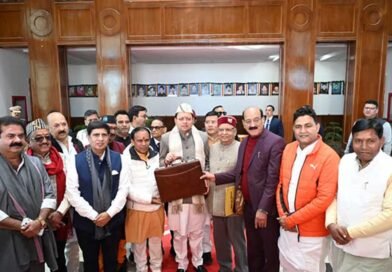 उत्तराखंड: धामी सरकार ने पेश किया 7,844 करोड़ रुपये का अनुपूरक बजट उत्तराखंड: धामी सरकार ने पेश किया 7,844 करोड़ रुपये का अनुपूरक बजट